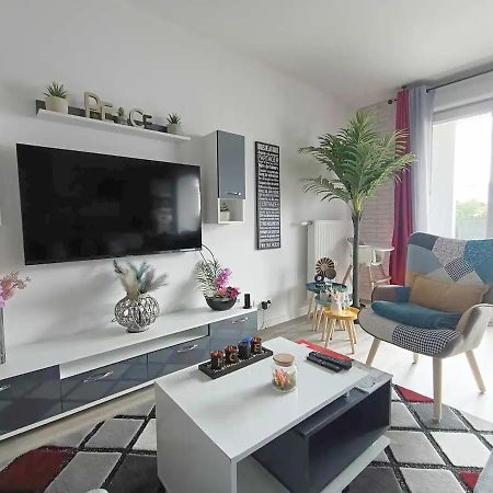 Appartement 4 Pieces - La Rose Des Yvelines - Classe 3 Etoiles Трап Екстер'єр фото