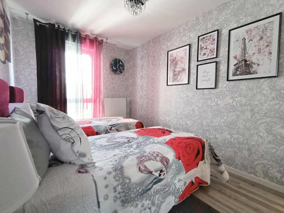 Appartement 4 Pieces - La Rose Des Yvelines - Classe 3 Etoiles Трап Екстер'єр фото