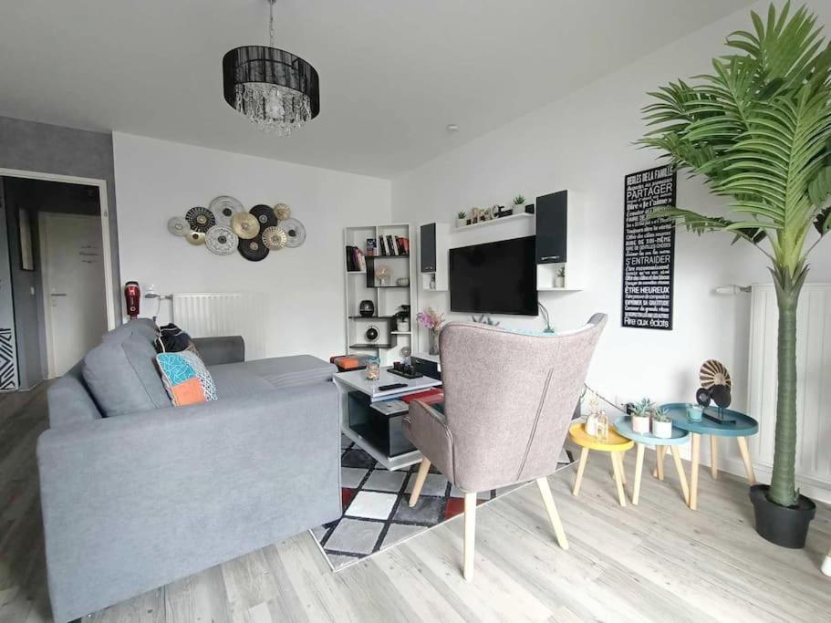 Appartement 4 Pieces - La Rose Des Yvelines - Classe 3 Etoiles Трап Екстер'єр фото
